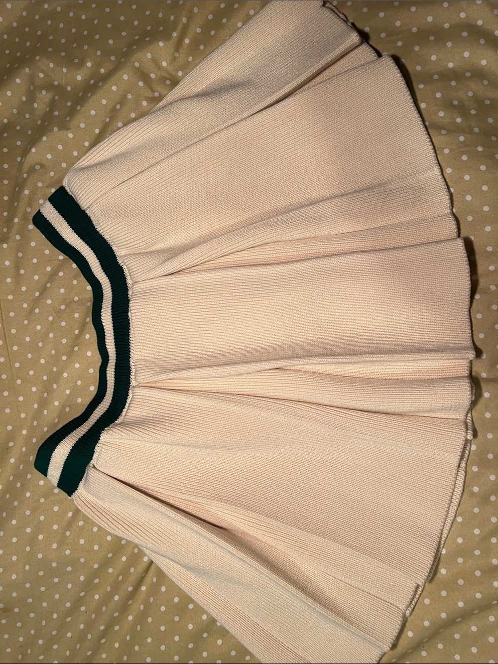 Zara - Pleated Cream Knit Mini Skirt with green Contrast Waistband